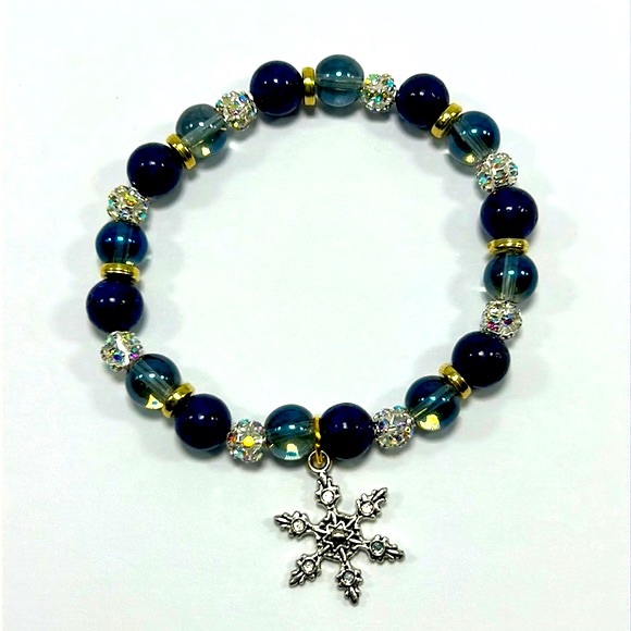 Handmade Snowflake Christmas Charm Bracelet! - Picture 3 of 4